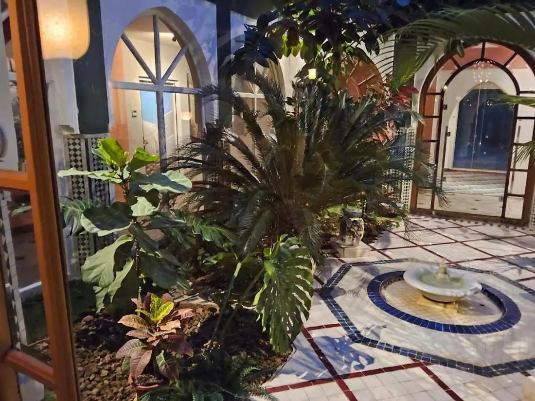 Private Luxury Villa With Hotel Services Included Marrakesh Vakantiehuis